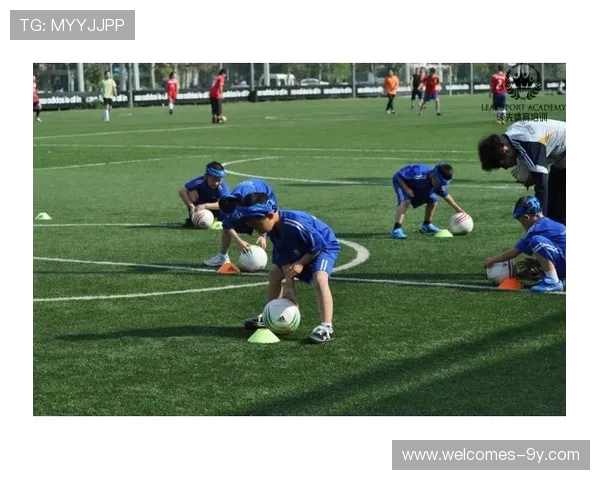 幼儿足球训练中夹球起跳技巧的培养与实践分析